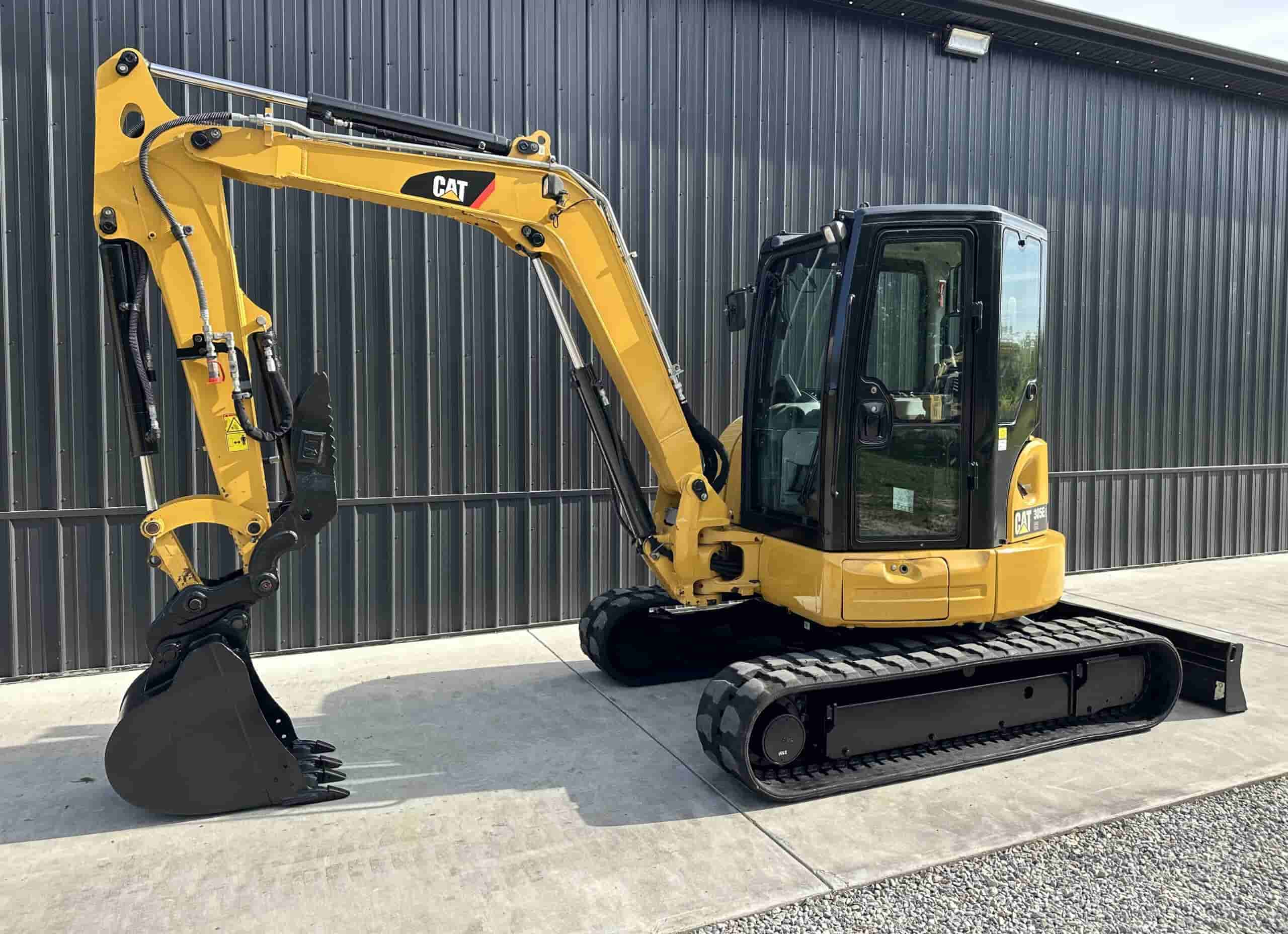 2017 CAT 305E2
